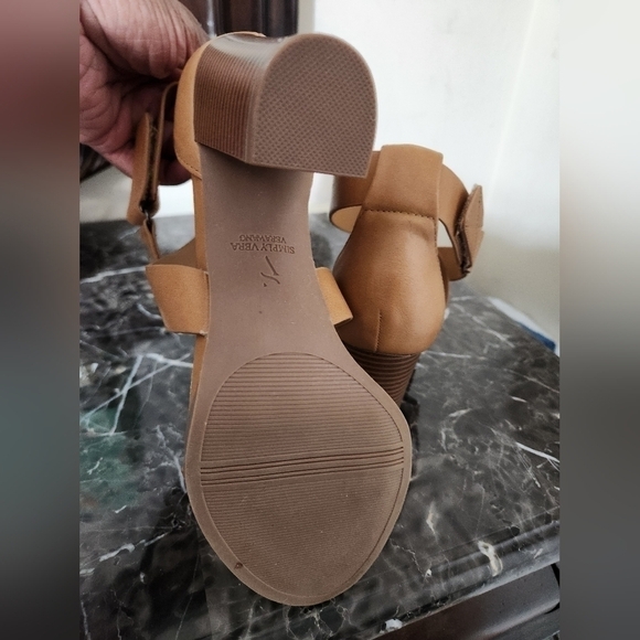 Simply Vera Wang heels - Picture 6 of 8